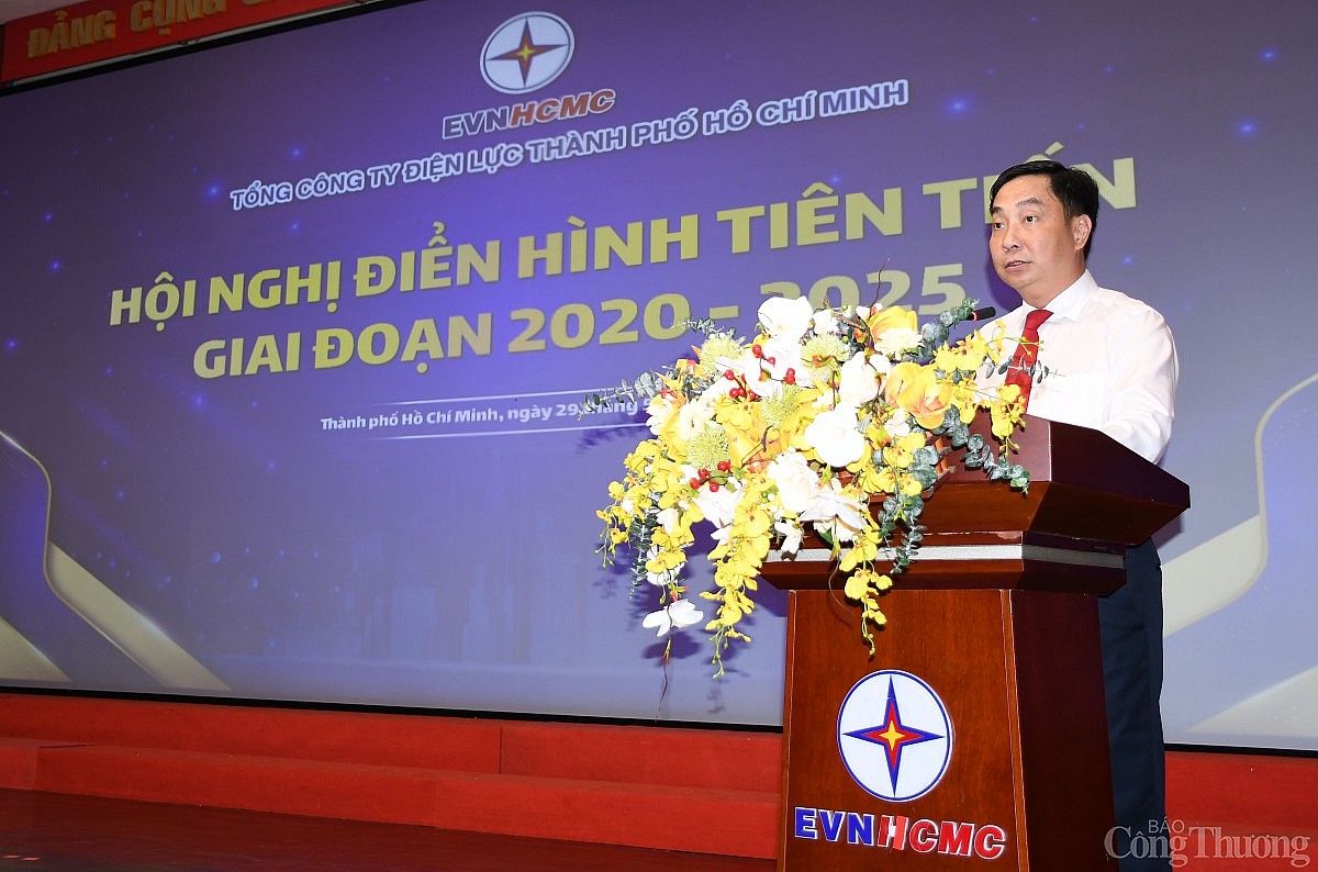 EVNHCMC tuyên dương 182 cá nhân tiêu biểu thi đua yêu nước