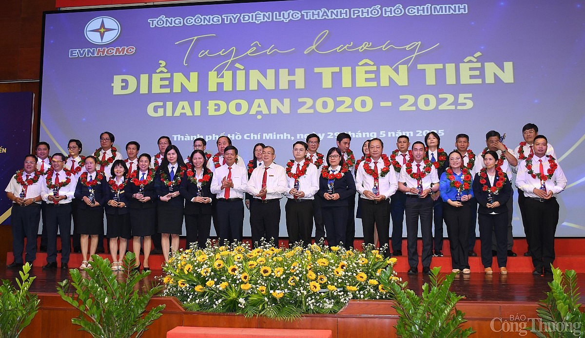EVNHCMC tuyên dương 182 cá nhân tiêu biểu thi đua yêu nước