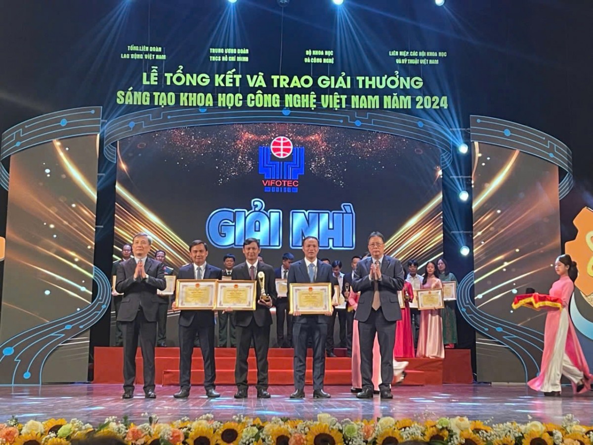 Nhóm tác giả: Trương Minh Tú, Lương Quốc Trọng, Lê Trần Hoàng Việt, Võ Như Vũ, Phạm Thiện - Công ty TNHH MTV Điện lực Đà Nẵng Nhóm tác giả: Trương Minh Tú, Lương Quốc Trọng, Lê Trần Hoàng Việt, Võ Như Vũ, Phạm Thiện - Công ty TNHH MTV Điện lực Đà Nẵng