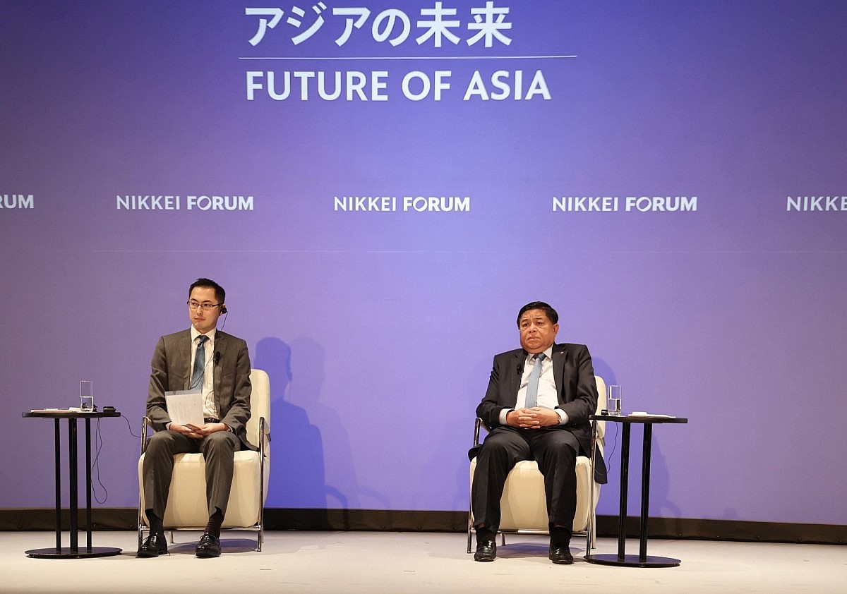 Phó Thủ tướng Chính phủ Nguyễn Chí Dũng đã tham gia Phiên thảo luận và chia sẻ về một số nội dung liên quan đến phát triển kinh tế Việt Nam trong bối cảnh mới - Ảnh: VGP/Thu Sa