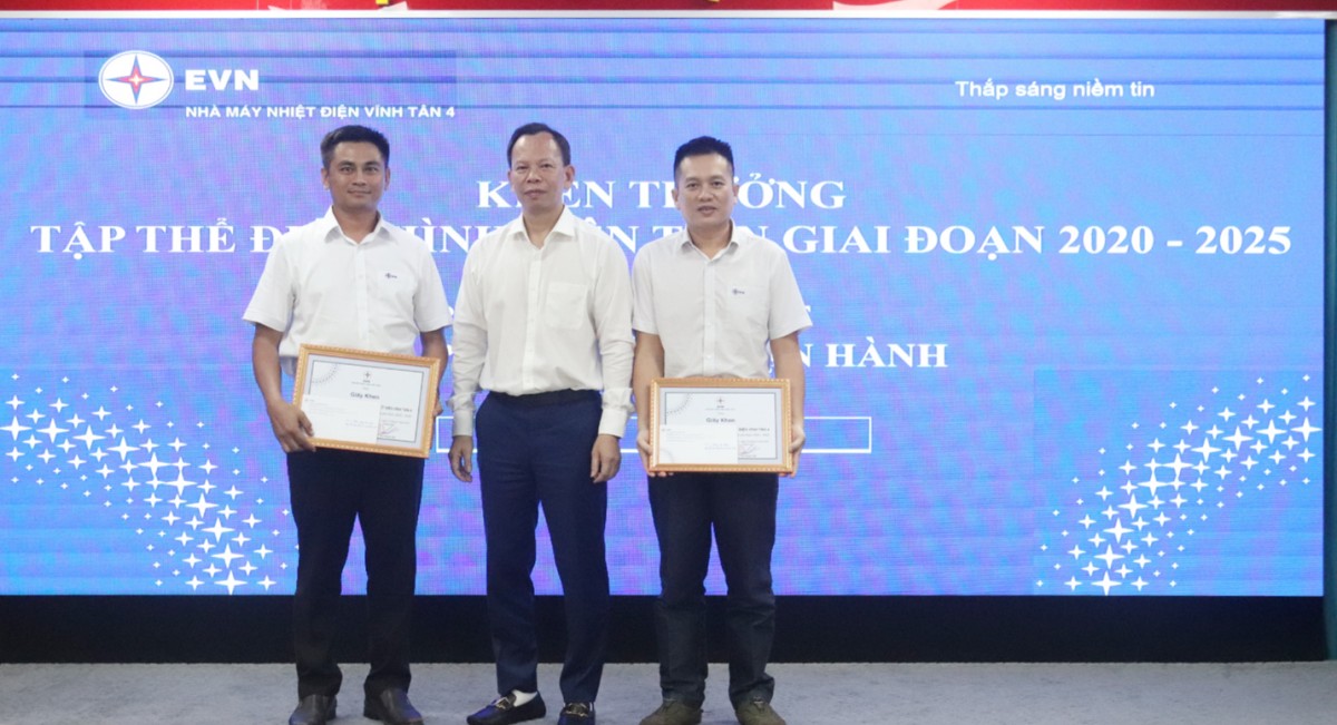 2 tập thể và 11 cá nhân có thành tích xuất sắc được tặng Giấy khen cho các tập thể, cá nhân điển hình tiên tiến giai đoạn 2020 – 2025 2 tập thể và 11 cá nhân có thành tích xuất sắc được tặng Giấy khen cho các tập thể, cá nhân điển hình tiên tiến giai đoạn 2020 – 2025