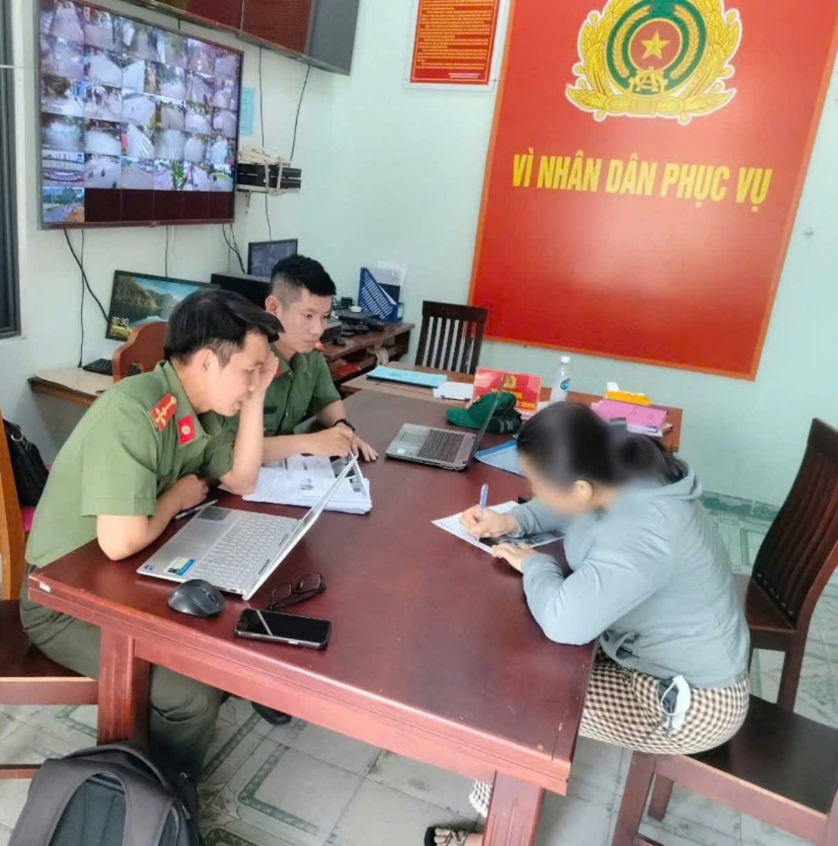 Cơ quan công an Đà Nẵng làm việc với bà L.T.H Cơ quan công an Đà Nẵng làm việc với bà L.T.H