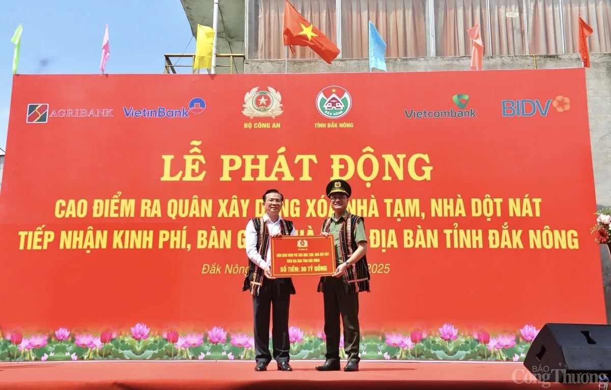 Bài 2: Áo xanh về với buôn làng Bài 2: Áo xanh về với buôn làng