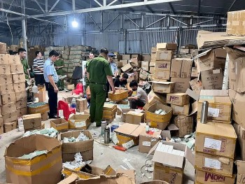 Hà Nội quyết liệt chống buôn lậu, gian lận thương mại