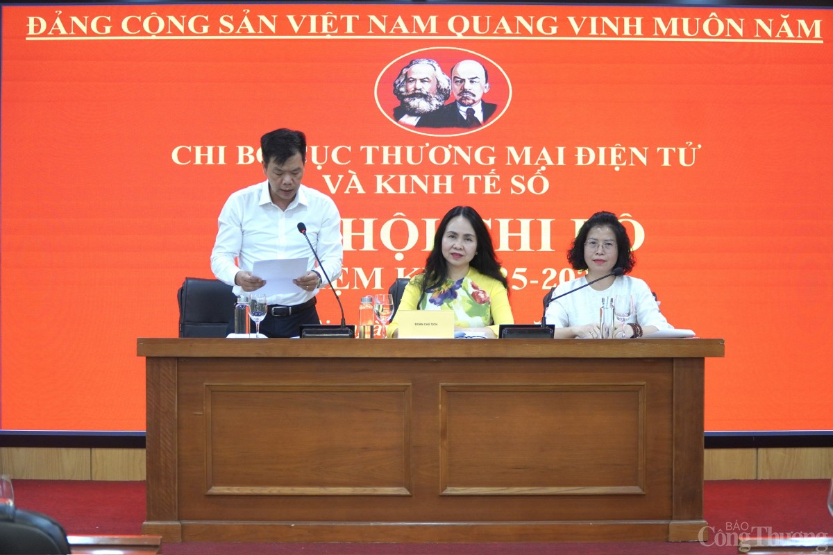 Đoàn Chủ tịch điều hành Đại hội. Đoàn Chủ tịch điều hành Đại hội.