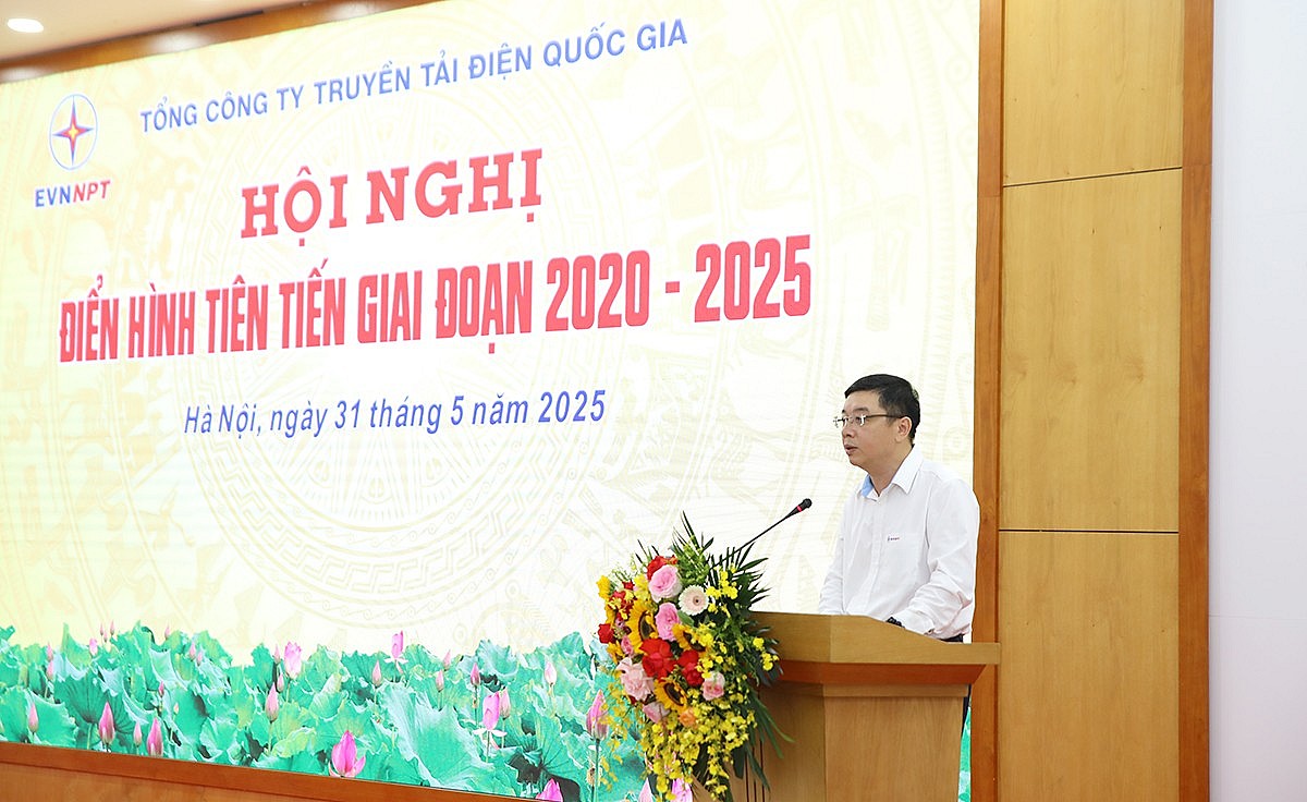 EVNNPT tôn vinh ‘những ngọn lửa thi đua yêu nước’ giai đoạn 2020-2025