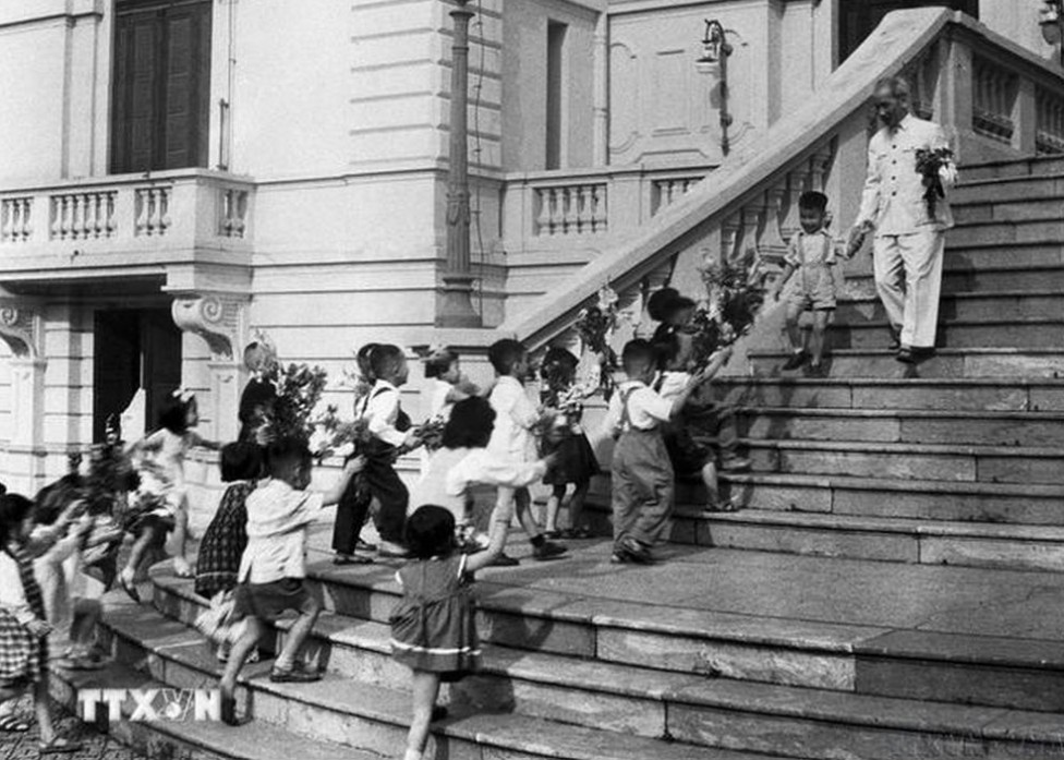 Thư Bác Hồ gửi các cháu thiếu niên nhi đồng Thư Bác Hồ gửi các cháu thiếu niên nhi đồng