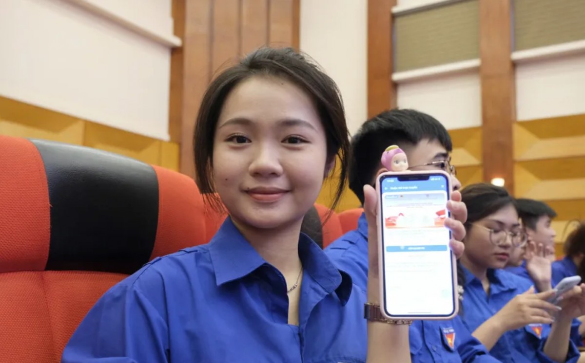 Bạn Phan Thị Ly Ly, sinh viên ngành Quản lý Nhà nước, Học viện Hành chính và Quản trị công tham gia cuộc thi. Ảnh: Châu Linh