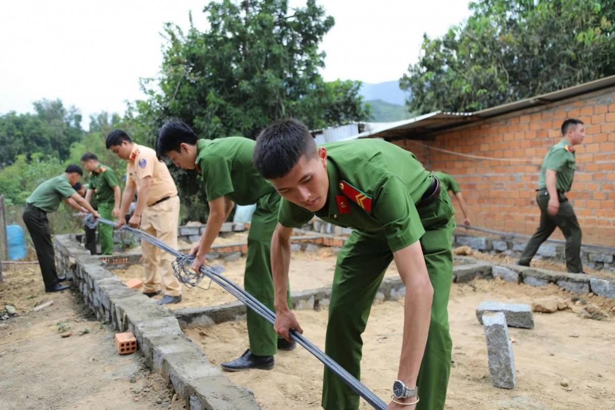 Bài 3: Vững mái ấm, sáng tương lai Bài 3: Vững mái ấm, sáng tương lai