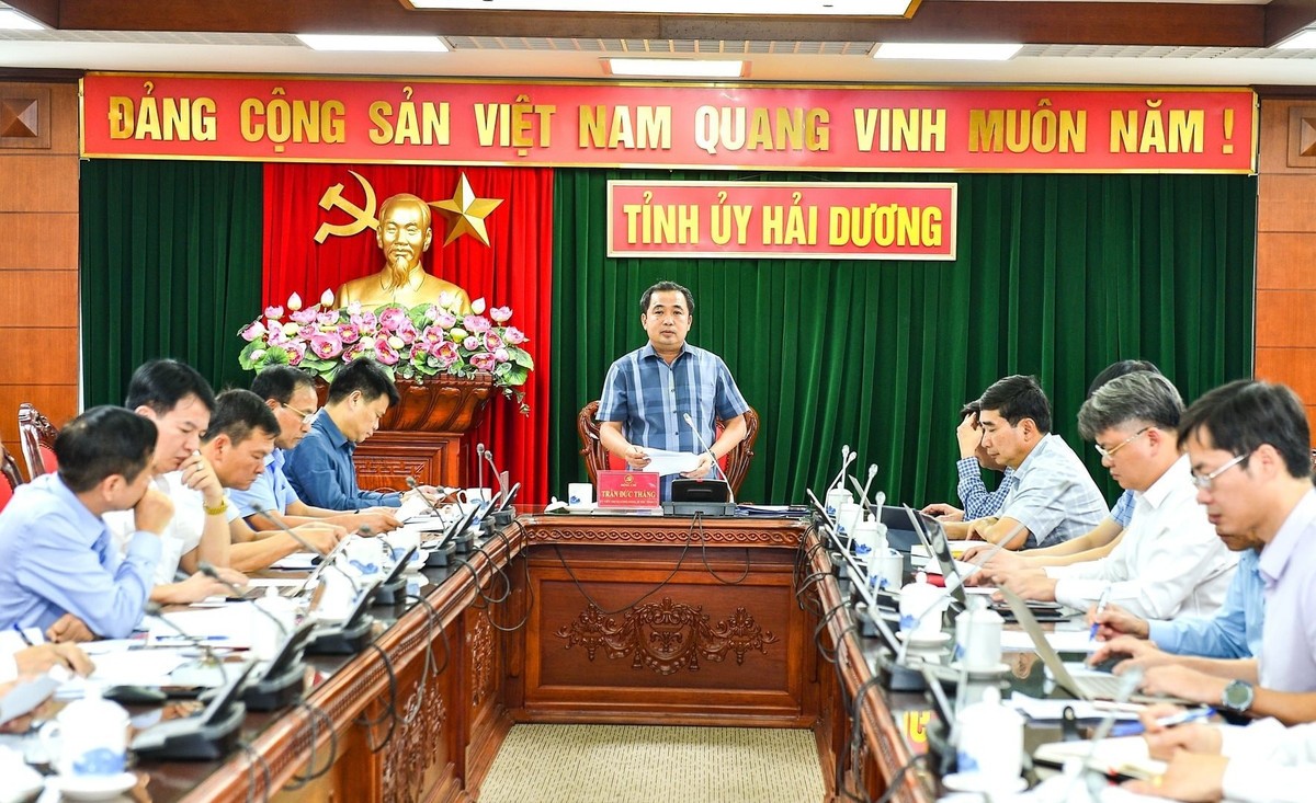 Bí thư Tỉnh ủy Hải Duong Trần Đức Thắng chủ trì cuộc họp Bí thư Tỉnh ủy Hải Duong Trần Đức Thắng chủ trì cuộc họp