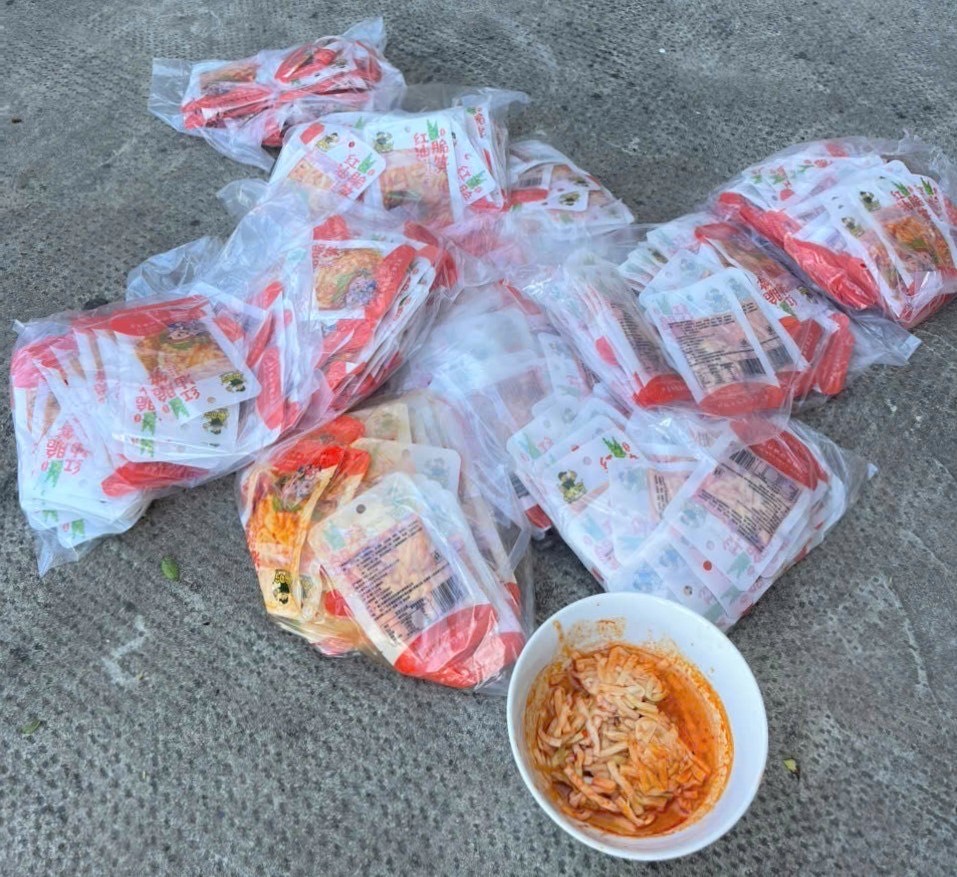 hàng không rõ nguồn gốc