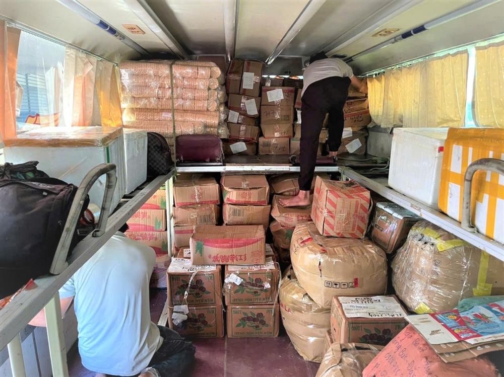 hàng không rõ nguồn gốc