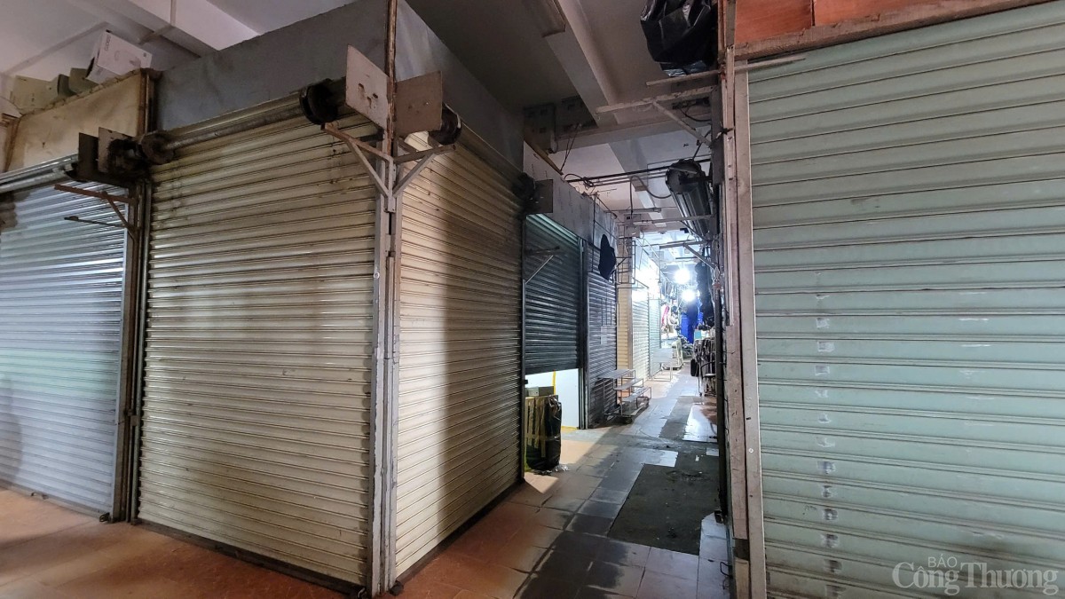 Nhiều kiot ở chợ Đồng Hỏi đóng cửa do sợ đoàn kiểm tra liên ngàng tới kiểm tra Nhiều kiot ở chợ Đồng Hỏi đóng cửa do sợ đoàn kiểm tra liên ngàng tới kiểm tra