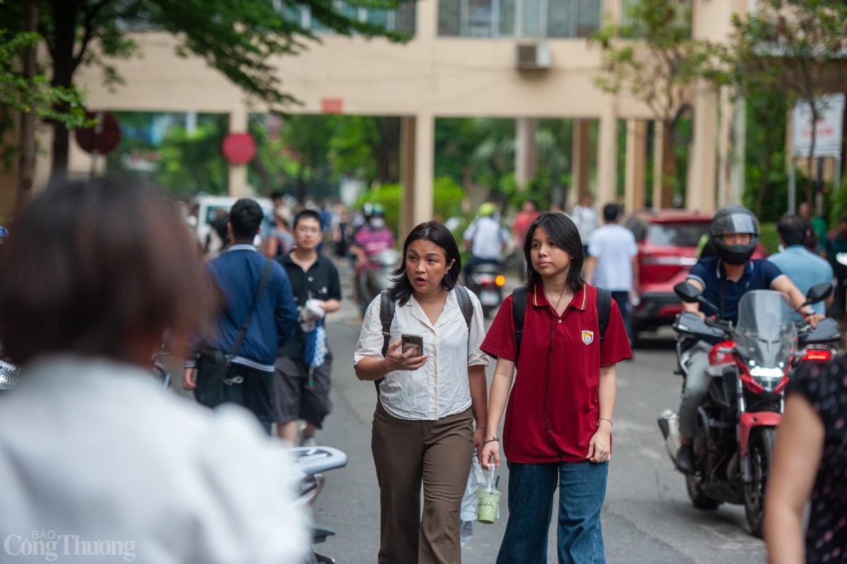 5.700 thí sinh tranh suất vào lớp 10 chuyên Sư phạm