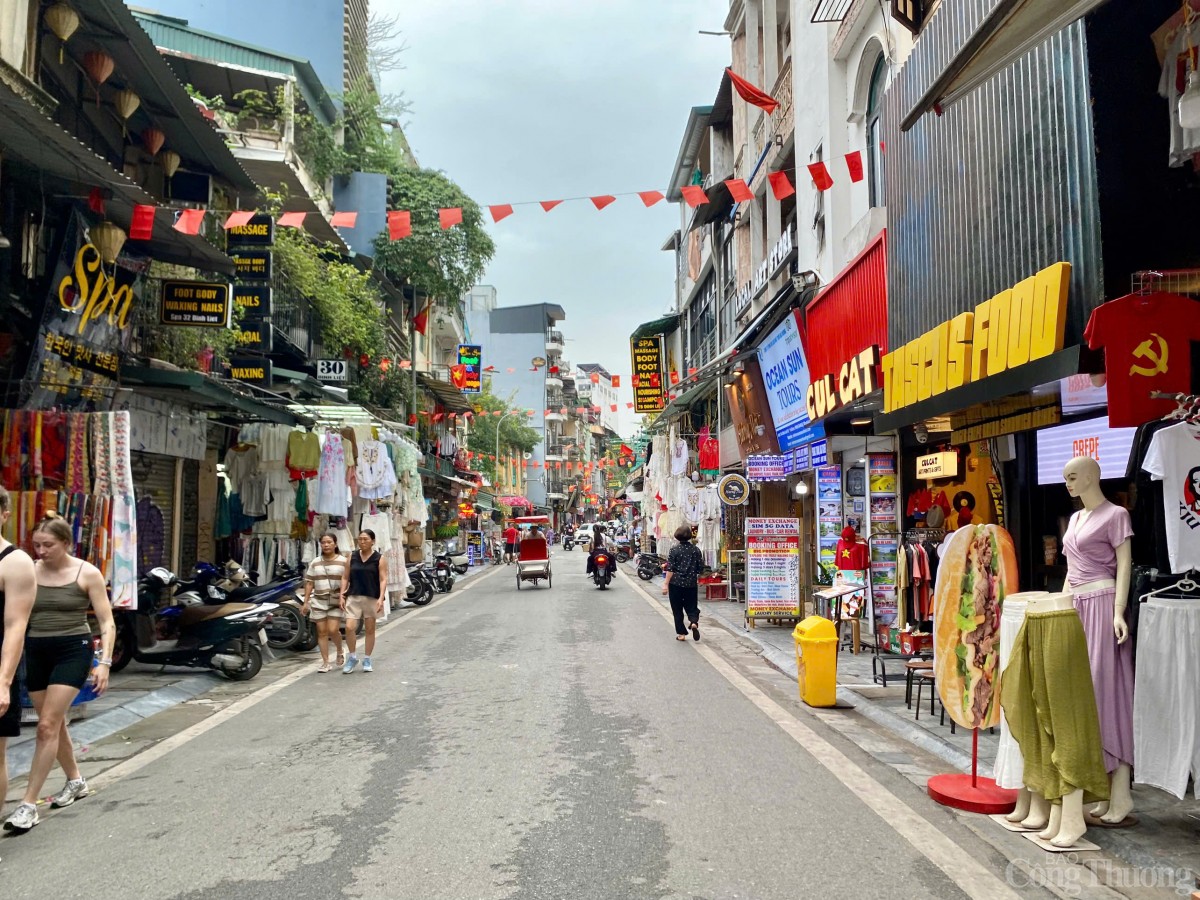 Phố cổ Hà Nội đìu hiu, hàng quán đồng loạt đóng cửa