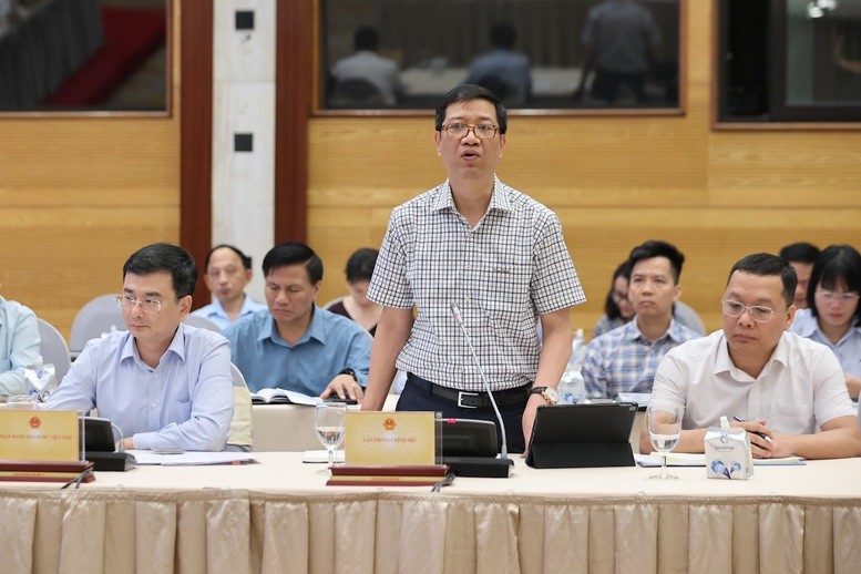 Cục trưởng Cục Kiểm soát thủ tục hành chính VPCP Nguyễn Duy Hoàng thông tin về kết quả cắt giảm thủ tục hành chính - Ảnh: VGP/Nhật Bắc Cục trưởng Cục Kiểm soát thủ tục hành chính VPCP Nguyễn Duy Hoàng thông tin về kết quả cắt giảm thủ tục hành chính - Ảnh: VGP/Nhật Bắc