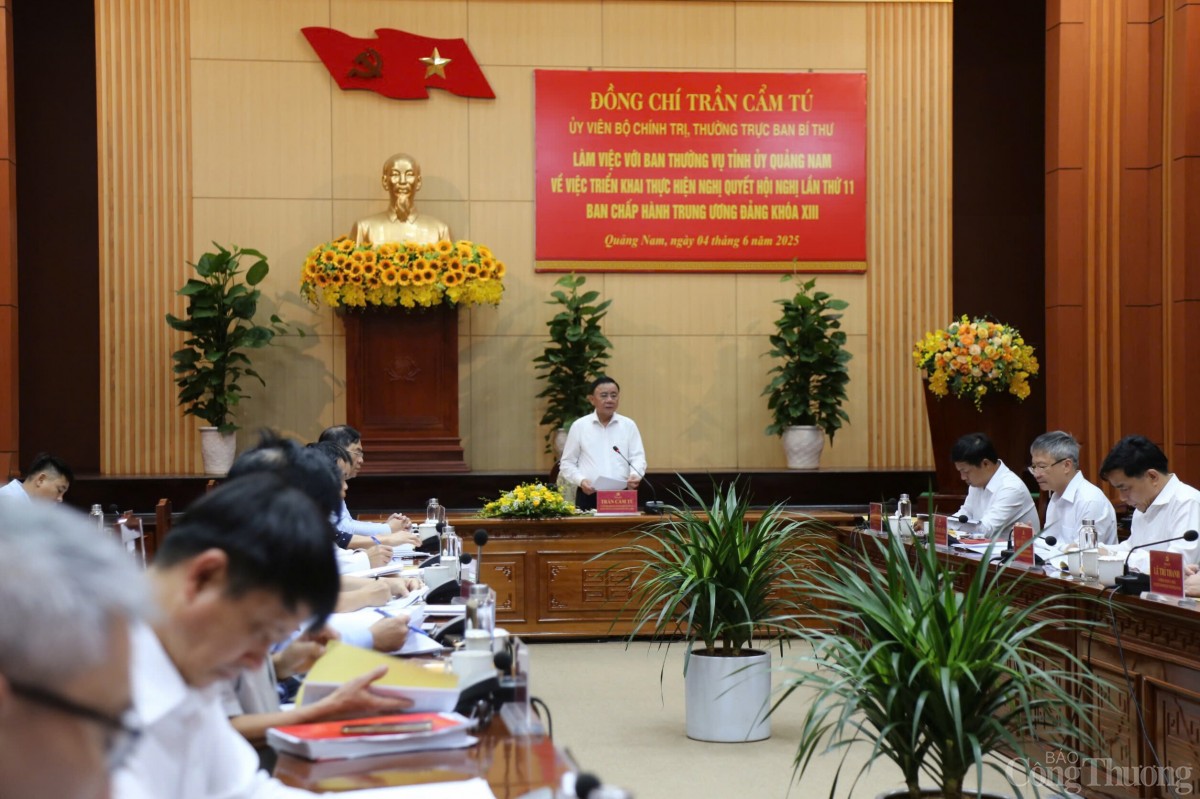 Ủy viên Bộ Chính trị, Thường trực Ban Bí thư Trần Cẩm Tú làm việc với Ban Thường vụ Tỉnh ủy Quảng Nam Ủy viên Bộ Chính trị, Thường trực Ban Bí thư Trần Cẩm Tú làm việc với Ban Thường vụ Tỉnh ủy Quảng Nam