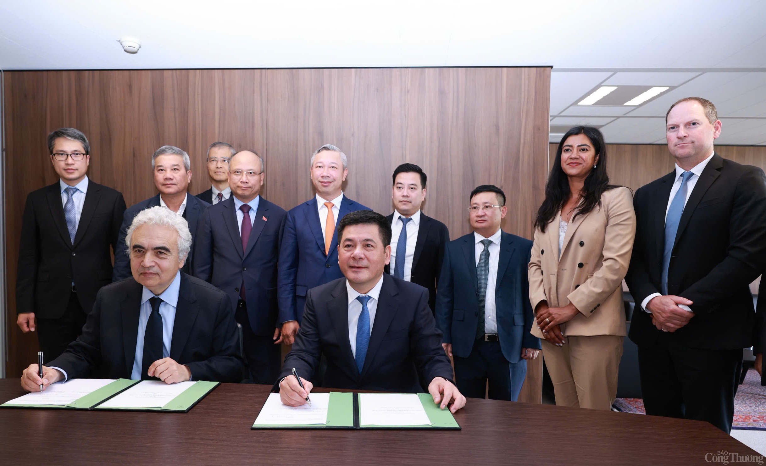 Ký hợp tác giữa Bộ Công Thương và Cơ quan năng lượngIEA Ký hợp tác giữa Bộ Công Thương và Cơ quan năng lượngIEA