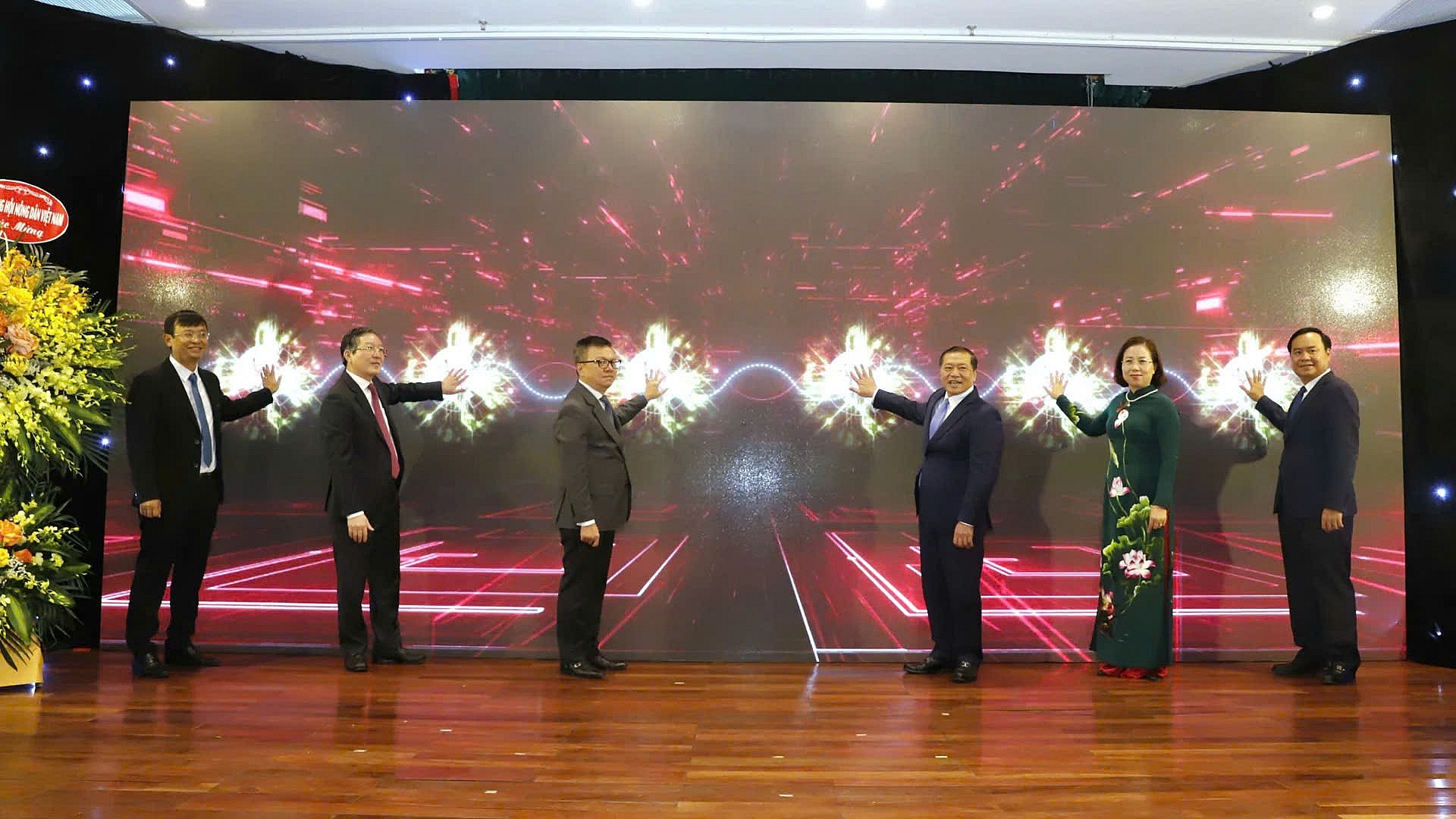 Báo điện tử Dân Việt kỷ niệm 15 năm ngày ra mắt, đón nhận Cờ Thi đua của Chính phủ Báo điện tử Dân Việt kỷ niệm 15 năm ngày ra mắt, đón nhận Cờ Thi đua của Chính phủ