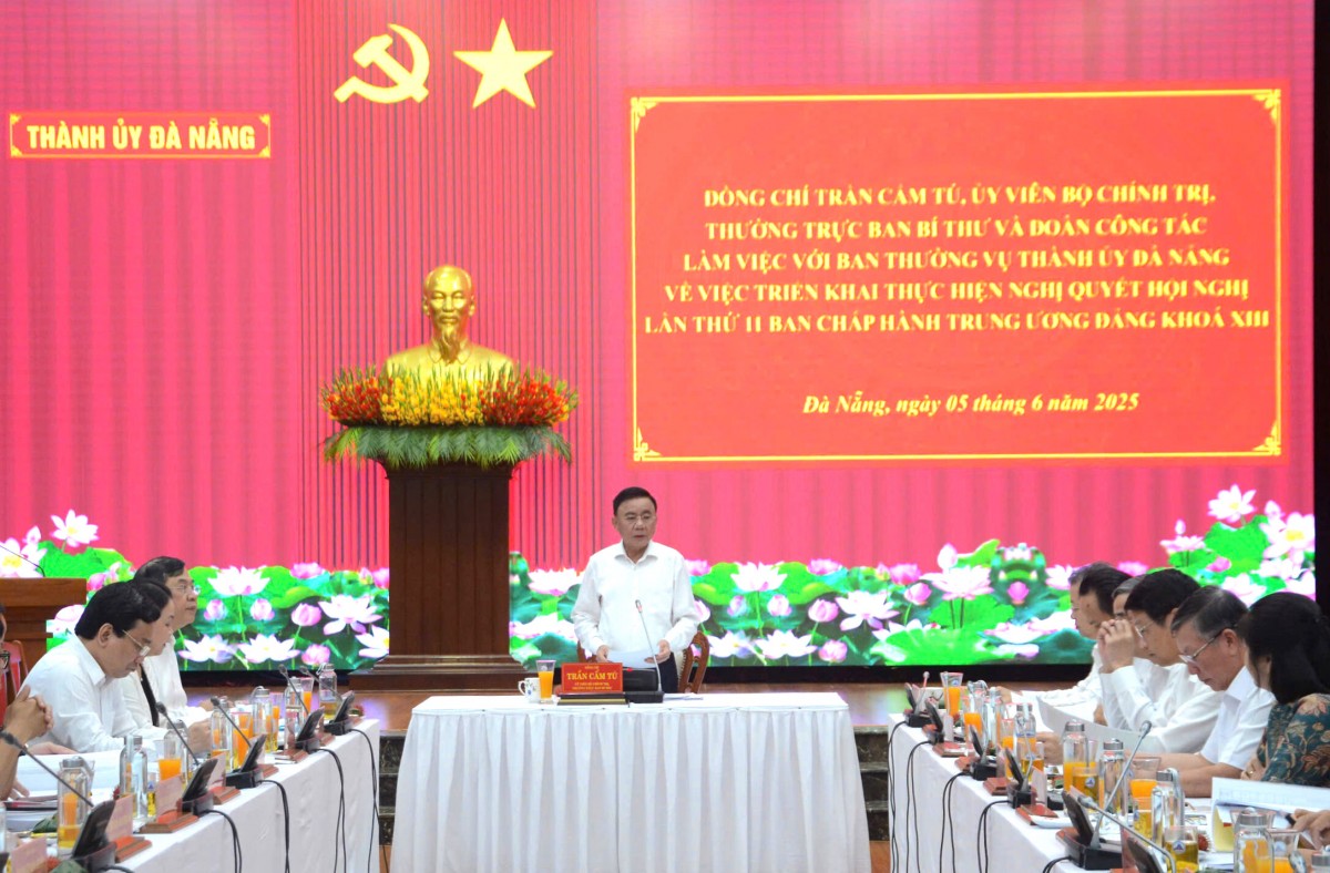 Thường trực Ban Bí thư Trần Cẩm Tú làm việc với Ban Thường vụ Thành ủy Đà Nẵng (ảnh: Bình Anh) Thường trực Ban Bí thư Trần Cẩm Tú làm việc với Ban Thường vụ Thành ủy Đà Nẵng (ảnh: Bình Anh)