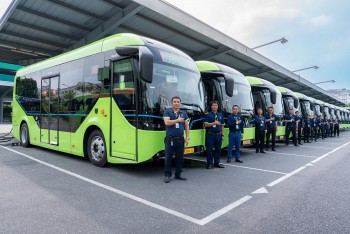 Vinbus khai trương tuyến buýt điện 43 - kết nối nội thành với Đông Anh