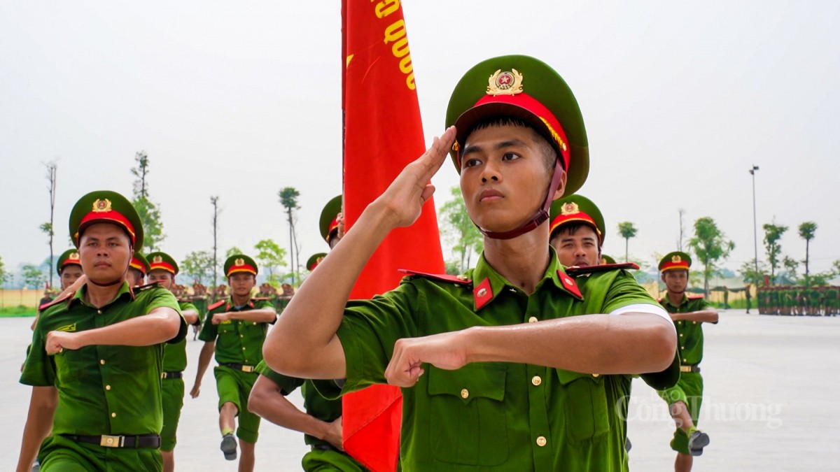 Hơn 1.000 chiến sĩ công an luyện tập diễu binh