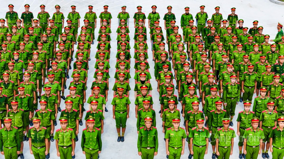 Hơn 1.000 chiến sĩ công an luyện tập diễu binh