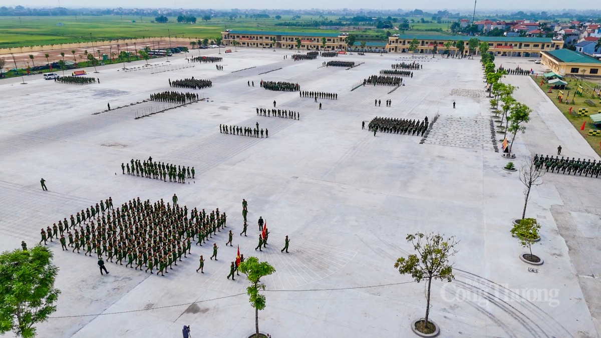 Hơn 1.000 chiến sĩ công an luyện tập diễu binh