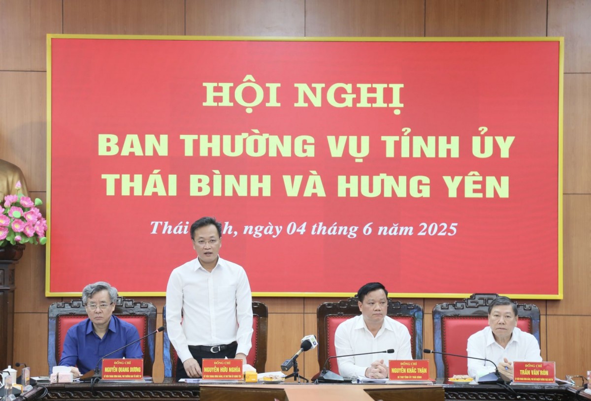 Nguyễn Hữu Nghĩa, Ủy viên Ban Chấp hành Trung ương Đảng, Bí thư Tỉnh ủy Hưng Yên phát biểu tại hội nghị. 