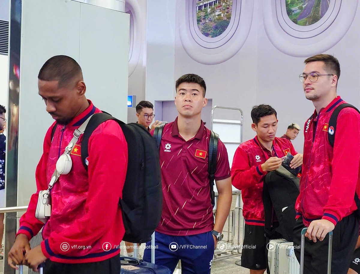 Đội tuyển Việt Nam lên đường sang Malaysia Đội tuyển Việt Nam lên đường sang Malaysia
