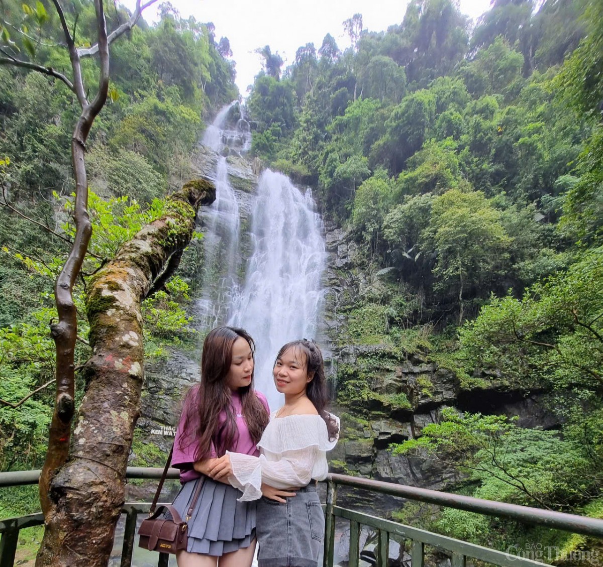 Thác Khe Kèm (Nghệ An): Du lịch xanh mở hướng sinh kế Thác Khe Kèm (Nghệ An): Du lịch xanh mở hướng sinh kế