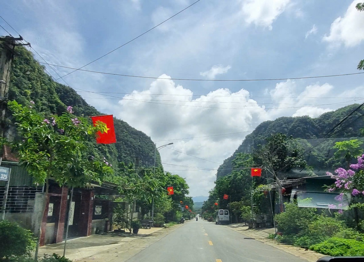 Thác Khe Kèm (Nghệ An): Du lịch xanh mở hướng sinh kế Thác Khe Kèm (Nghệ An): Du lịch xanh mở hướng sinh kế