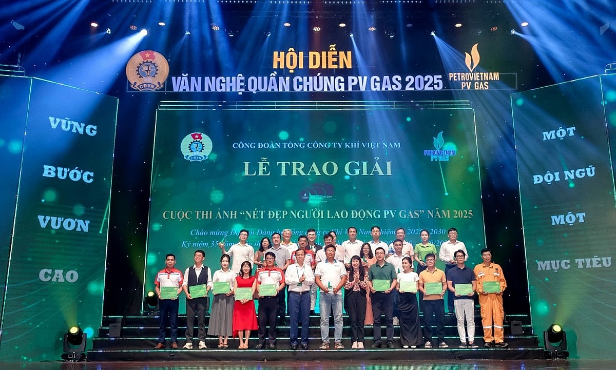 Chúc mừng các tập thể, cá nhân đạt giải cuộc thi ảnh 2025 (Ảnh PV GAS) Chúc mừng các tập thể, cá nhân đạt giải cuộc thi ảnh 2025 (Ảnh PV GAS)