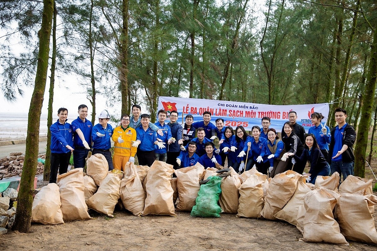Tích cực tham gia nhiều chương trình bảo vệ biển, dọn dẹp rác thải và chất thải nhựa (Ảnh PV GAS) Tích cực tham gia nhiều chương trình bảo vệ biển, dọn dẹp rác thải và chất thải nhựa (Ảnh PV GAS)