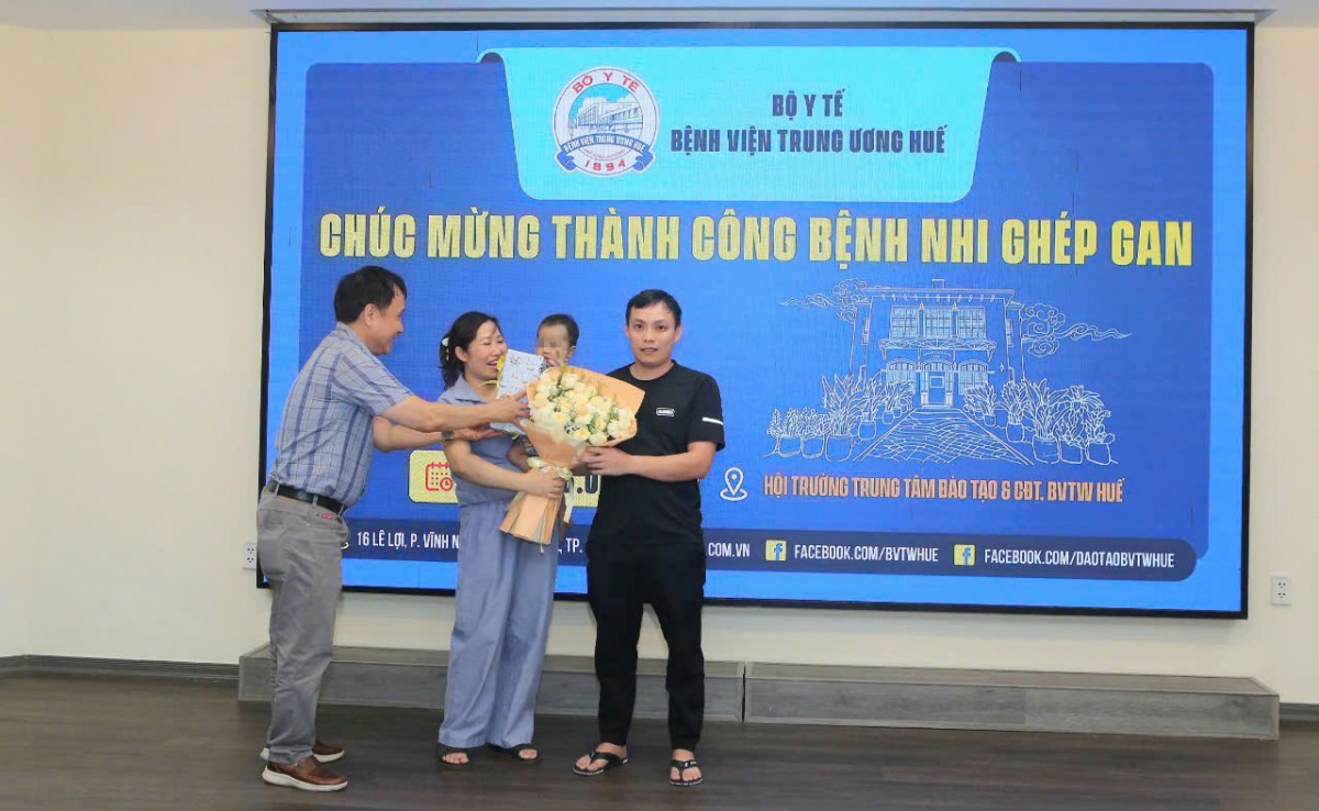 Thành phố Huế: Ghép gan thành công bệnh nhi nhỏ tuổi nhất