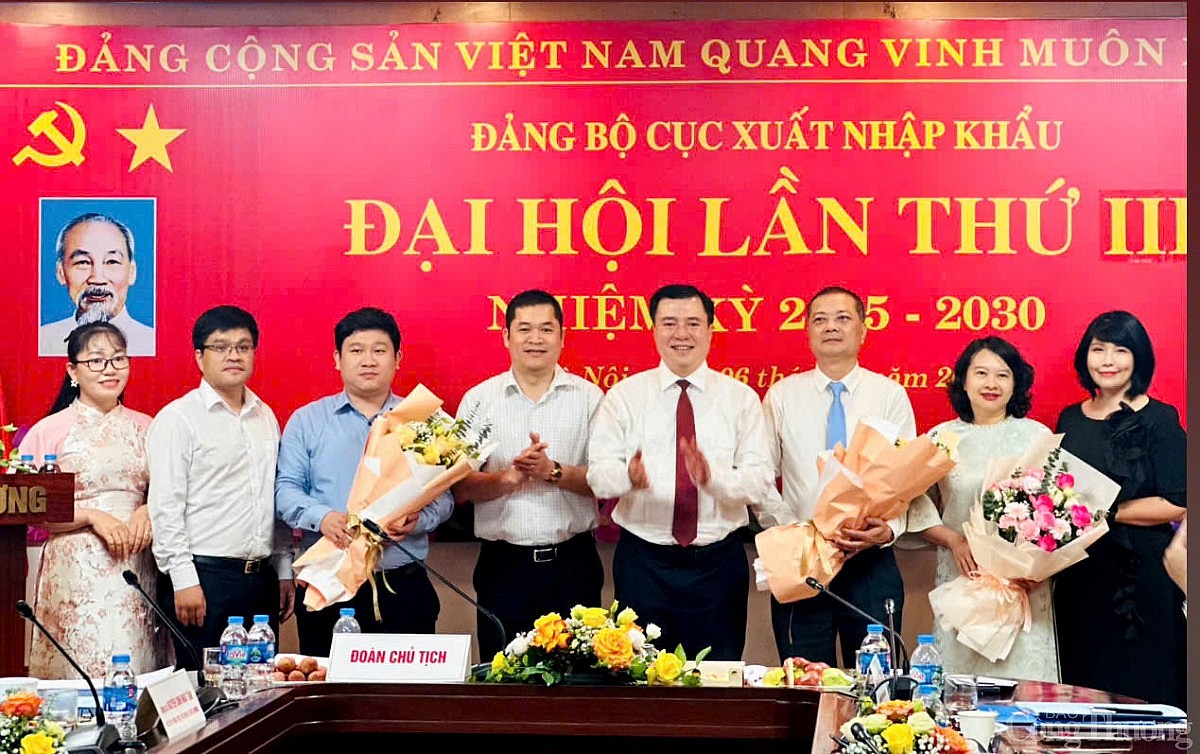 Đảng bộ Cục Xuất nhập khẩu: Vững vàng chính trị, chủ động