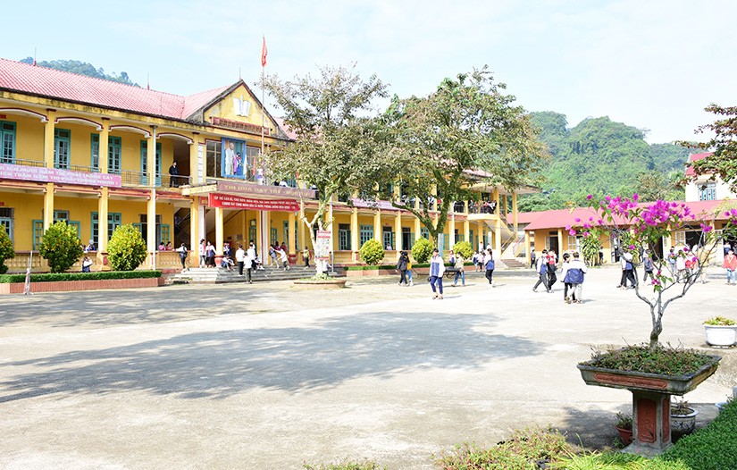 Các phòng học khang trang, thiết bị dạy học đầy đủ, không gian xanh, sạch, đẹp giúp các cháu học tập tốt hơn Các phòng học khang trang, thiết bị dạy học đầy đủ, không gian xanh, sạch, đẹp giúp các cháu học tập tốt hơn