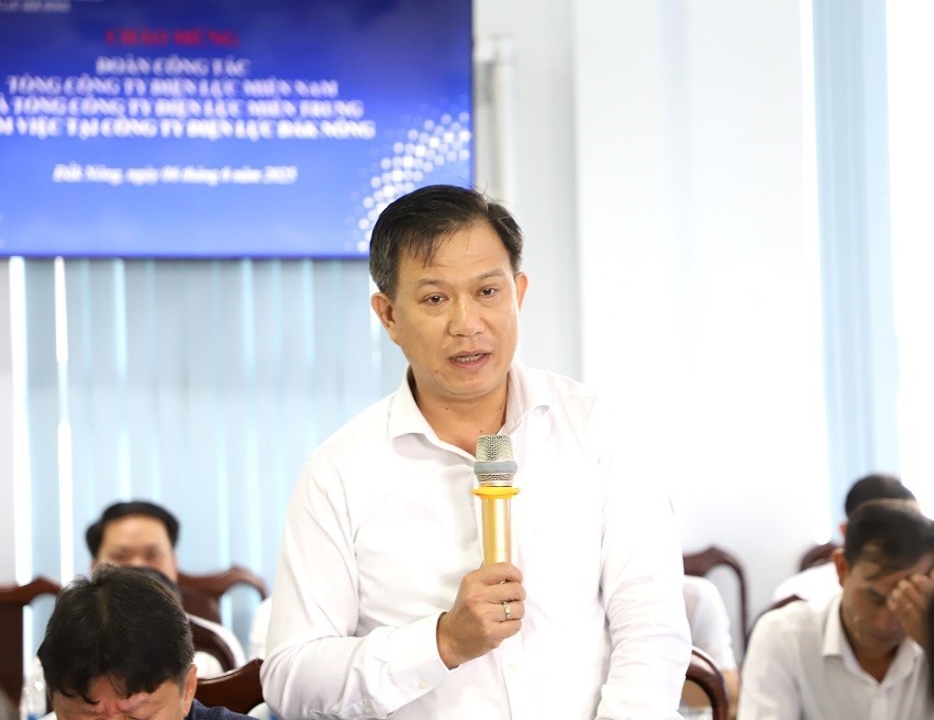 Ông Nguyễn Hữu Khánh - Phó Tổng Giám đốc EVNCPCtrao đổi tại buổi làm việc Ông Nguyễn Hữu Khánh - Phó Tổng Giám đốc EVNCPCtrao đổi tại buổi làm việc