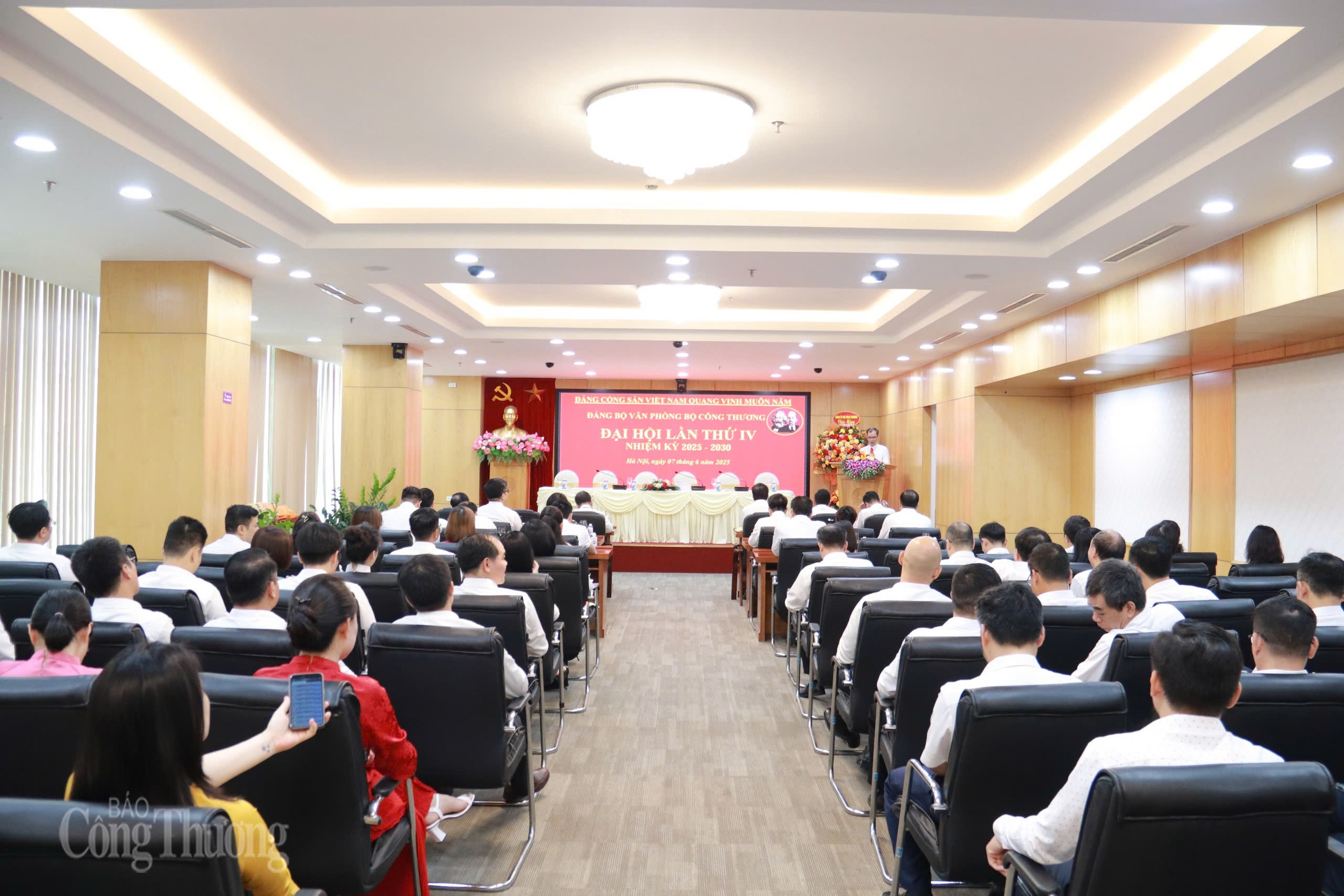 Đảng bộ Văn phòng Bộ Công Thương: Thực hiện thắng lợi mục Đảng bộ Văn phòng Bộ Công Thương: Thực hiện thắng lợi mục