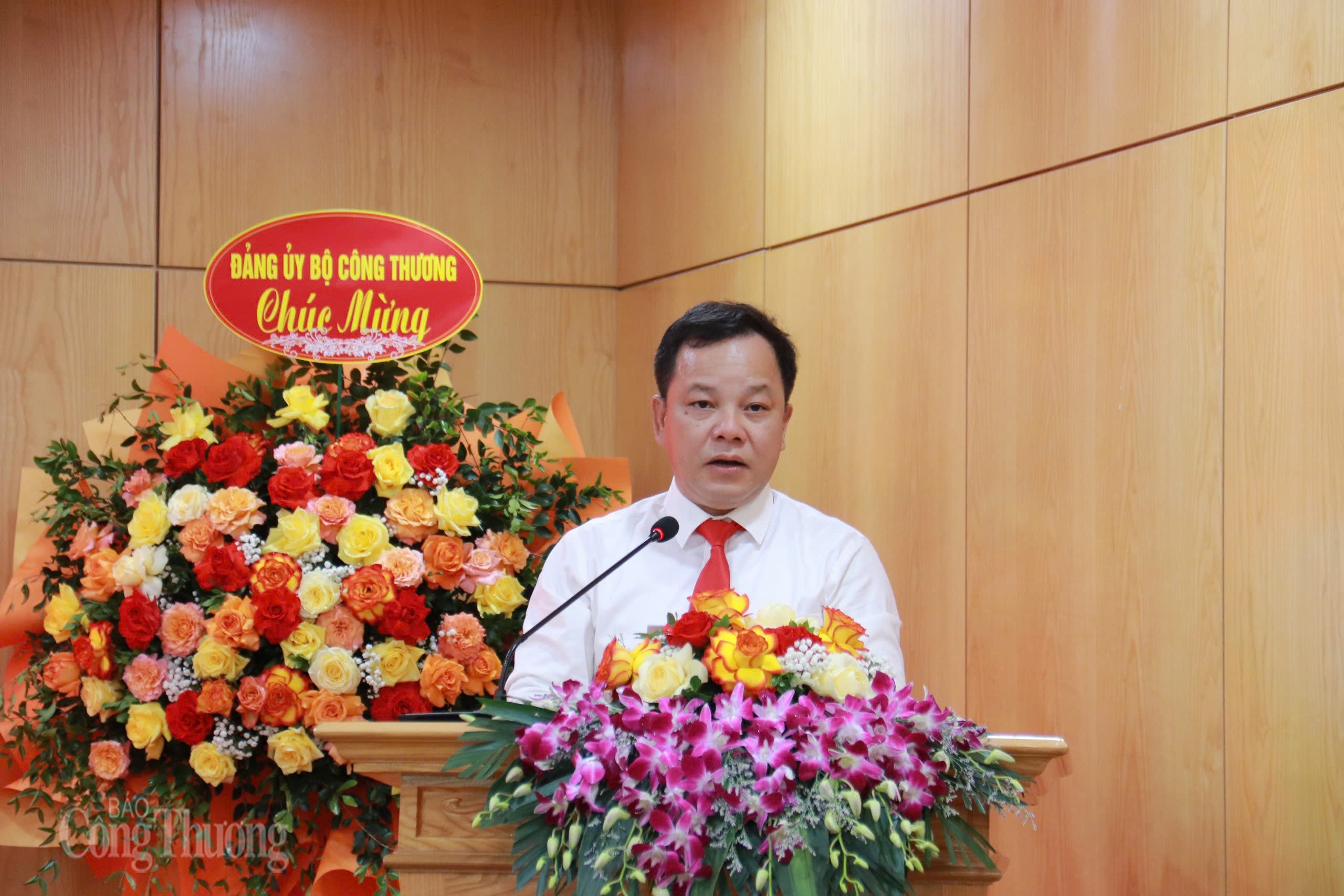 Đảng bộ Văn phòng Bộ Công Thương: Thực hiện thắng lợi mục Đảng bộ Văn phòng Bộ Công Thương: Thực hiện thắng lợi mục