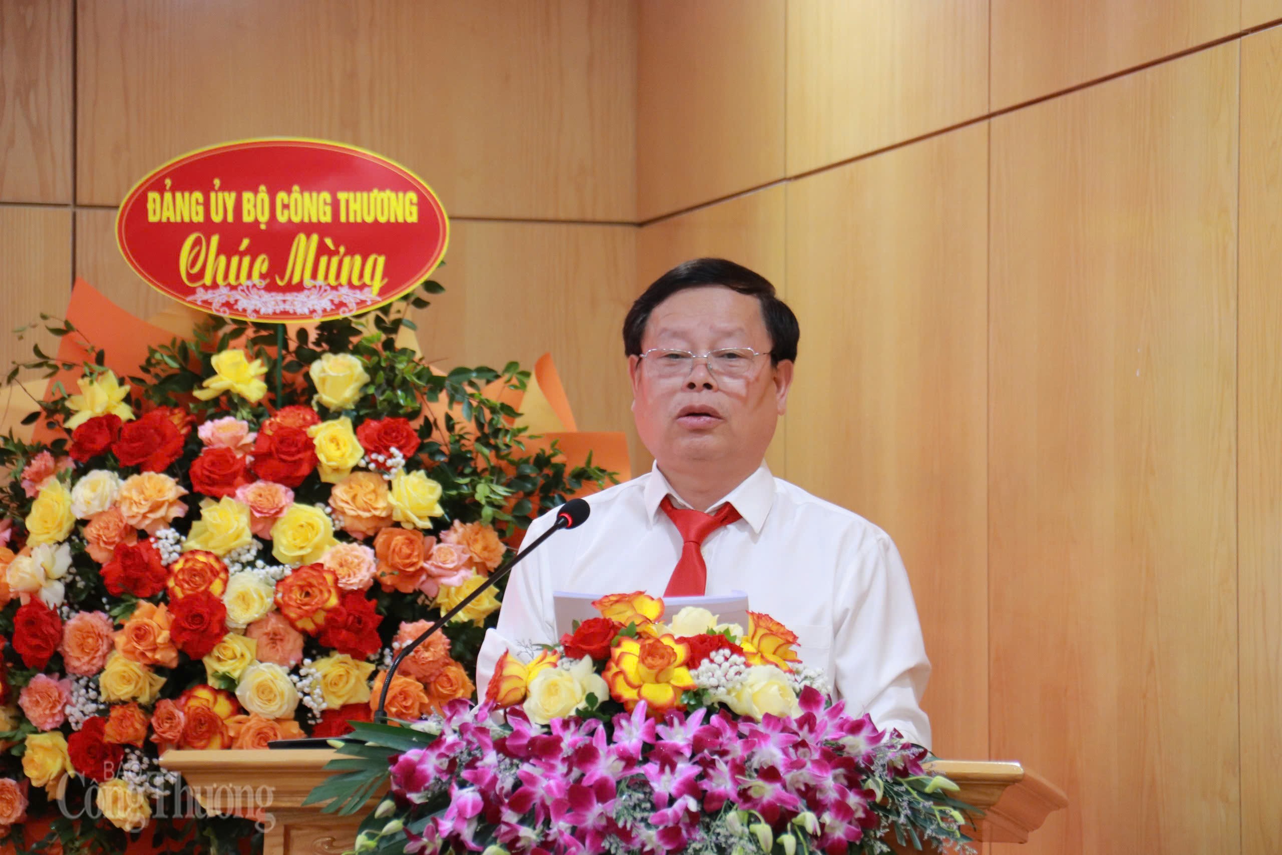 Đảng bộ Văn phòng Bộ Công Thương: Thực hiện thắng lợi mục Đảng bộ Văn phòng Bộ Công Thương: Thực hiện thắng lợi mục