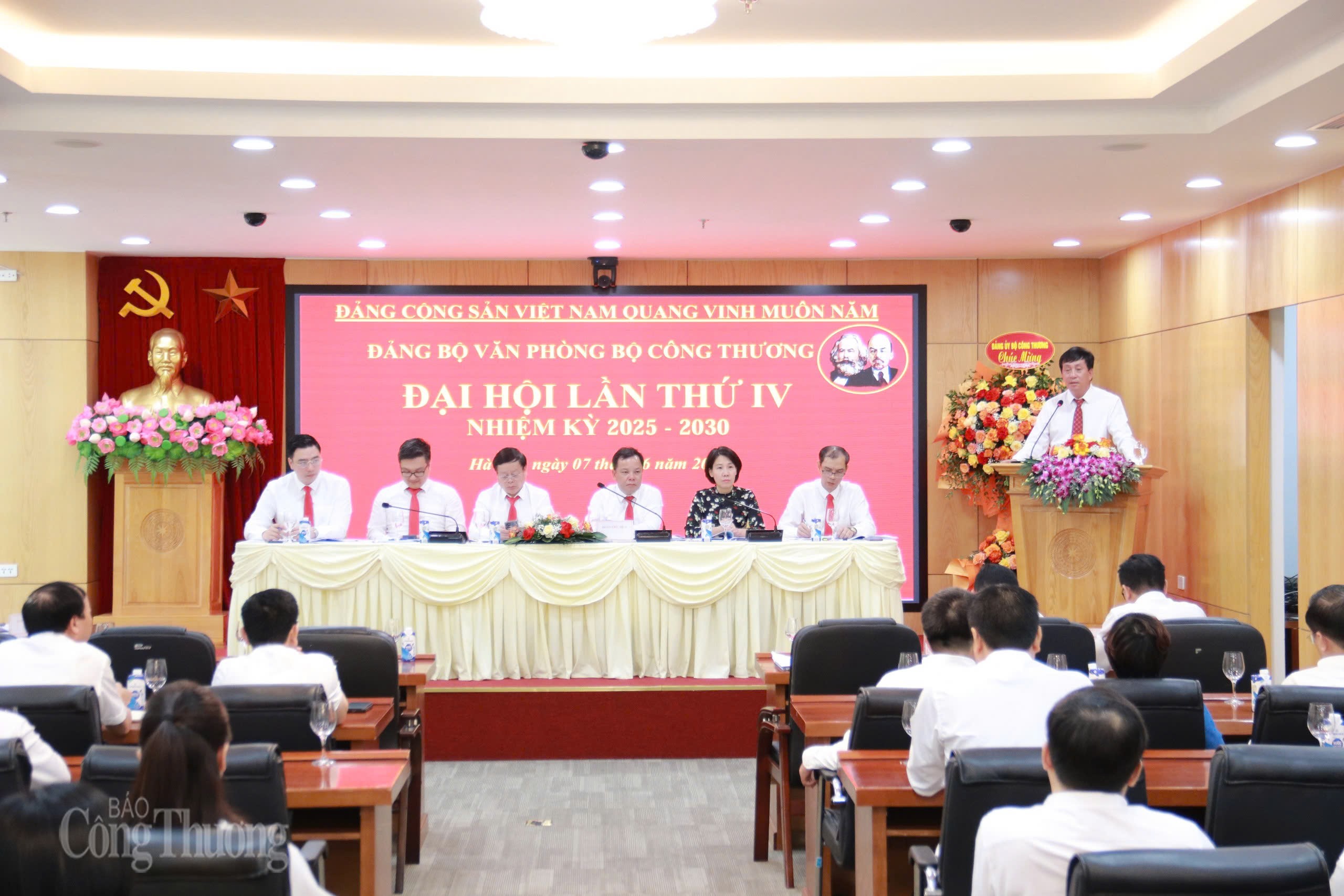 Đảng bộ Văn phòng Bộ Công Thương: Thực hiện thắng lợi mục Đảng bộ Văn phòng Bộ Công Thương: Thực hiện thắng lợi mục