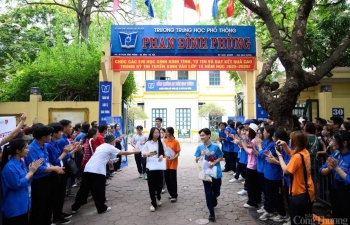 Hà Nội: Cả nhà 'thưởng lớn' nếu con đỗ nguyện vọng 1