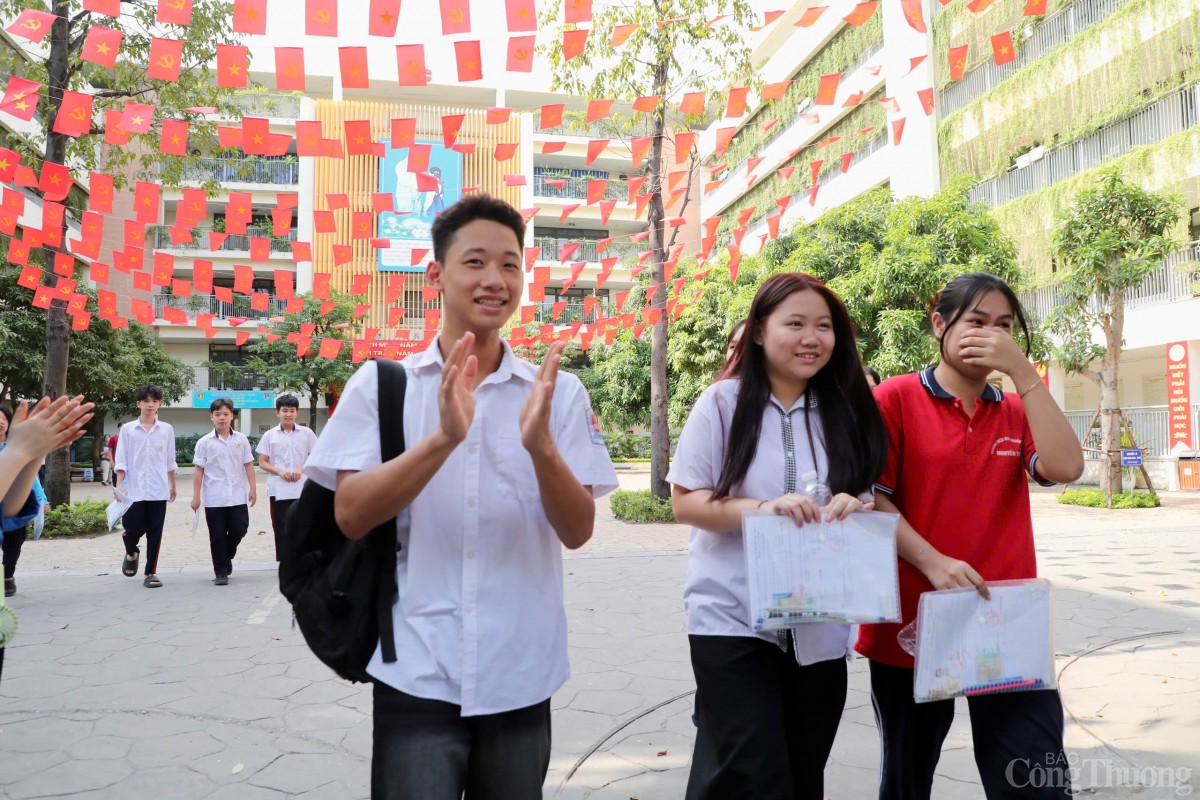 Hà Nội: Cả nhà treo thưởng nếu con đỗ nguyện vọng một