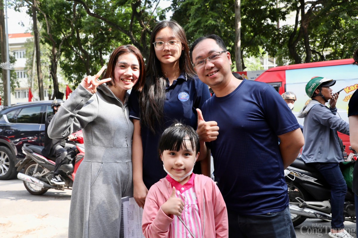 Hà Nội: Cả nhà treo thưởng nếu con đỗ nguyện vọng một