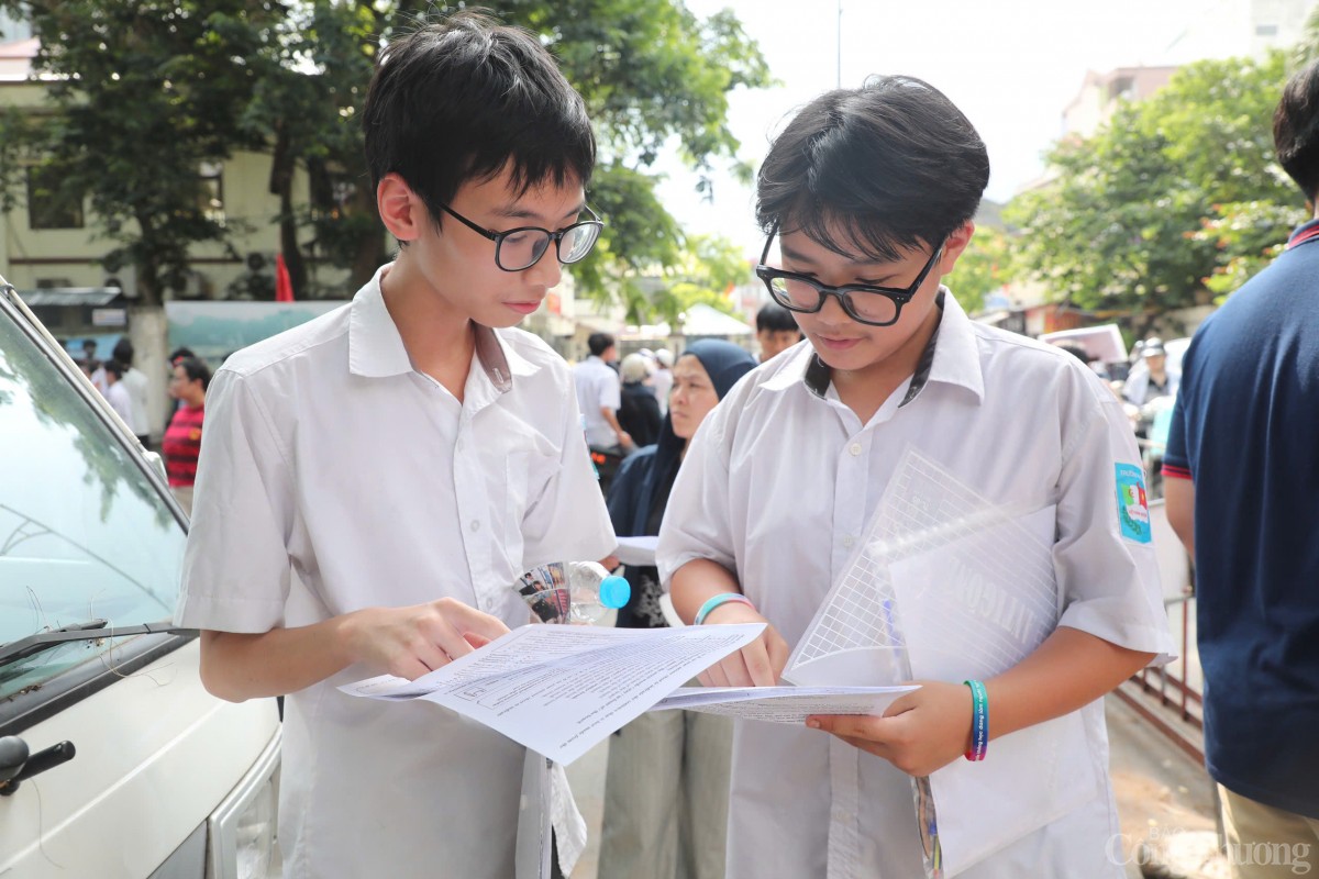 Hà Nội: Cả nhà treo thưởng nếu con đỗ nguyện vọng một