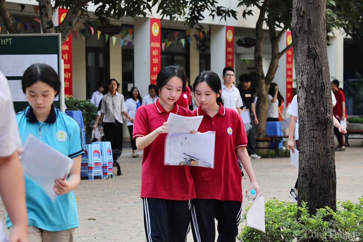 Hà Nội: Cả nhà treo thưởng nếu con đỗ nguyện vọng một