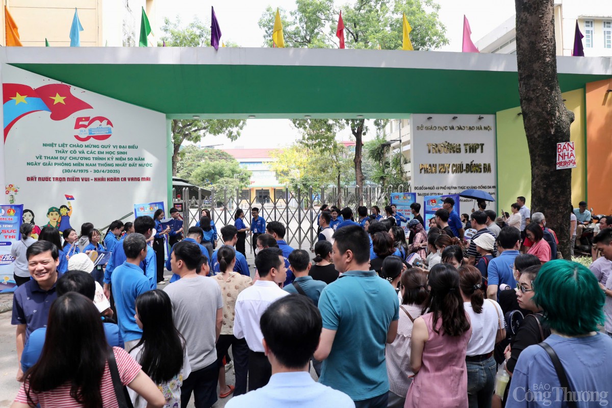 Thí sinh Hà Nội rạng rỡ sau đề Toán dễ đạt 9,10