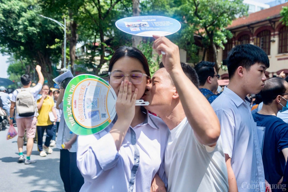 Thí sinh Hà Nội rạng rỡ sau đề Toán dễ đạt 9,10