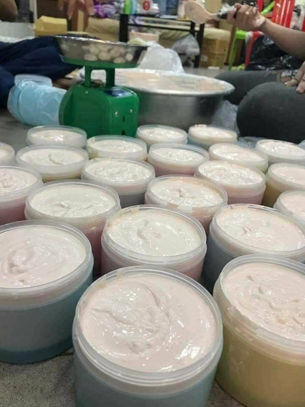 Trên các diễn đàn làm đẹp nhiều công thức, cách làm mỹ phẩm chưa ai kiểm chứng được chia sẻ rầm rộ. Trên các diễn đàn làm đẹp nhiều công thức, cách làm mỹ phẩm chưa ai kiểm chứng được chia sẻ rầm rộ.